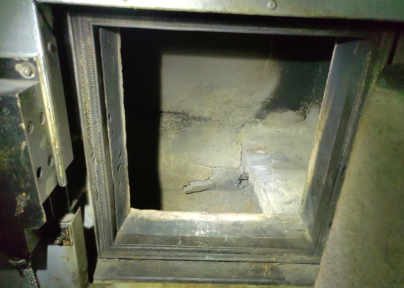Incinerator furnace inspection